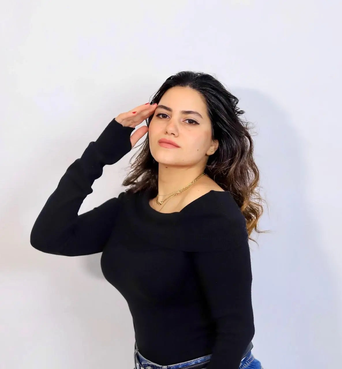 Off-Shoulder Pullover 