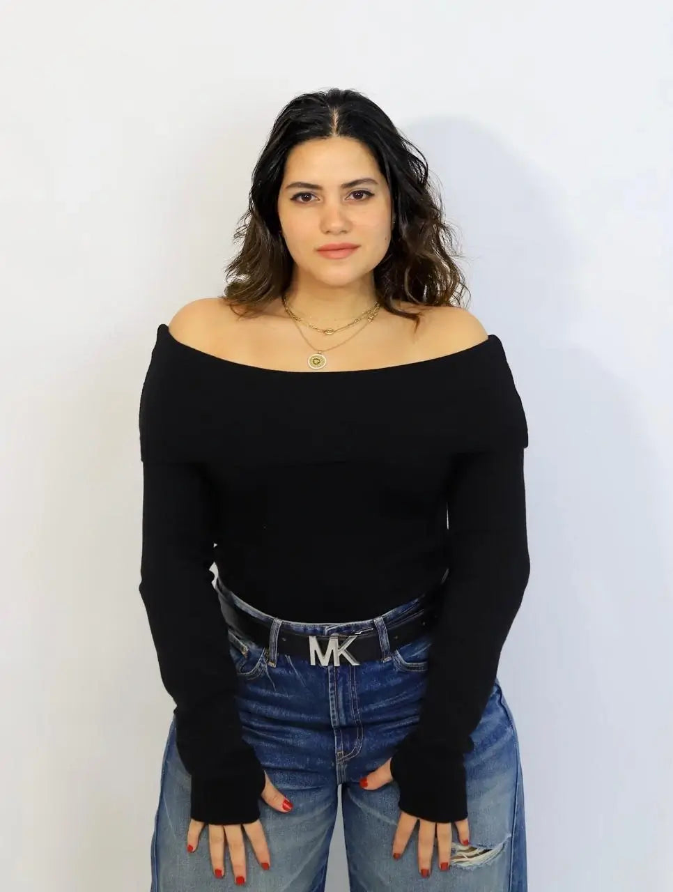 Off-Shoulder Pullover 