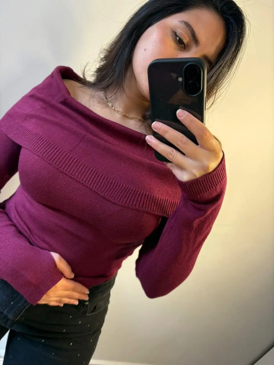 Off-Shoulder Pullover 